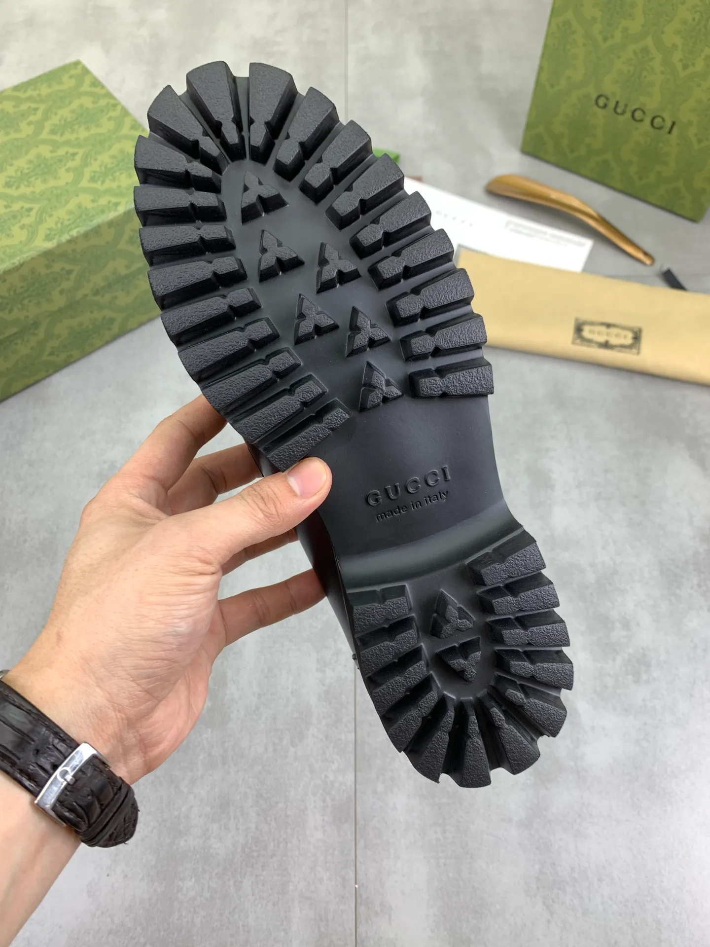 Factory price P840 💰💎💎💎Top version (original foam outsole) Brand: [GUCCi] Gucci's new business formal casual leather shoes Standard code: Men's size 39–45 (38 needs to be customized) Grade: Same style as the official website Original order quality Materials: Original open-edge beaded calfskin Water-dyed cowhide lining Original lightweight foam outsole Style category: Men's fashion Formal casual leather shoes, slip-on men's shoes series, young and fashionable, European and American trends, British style, casual matching, comfortable feet, color: multiple colors available, actual picture